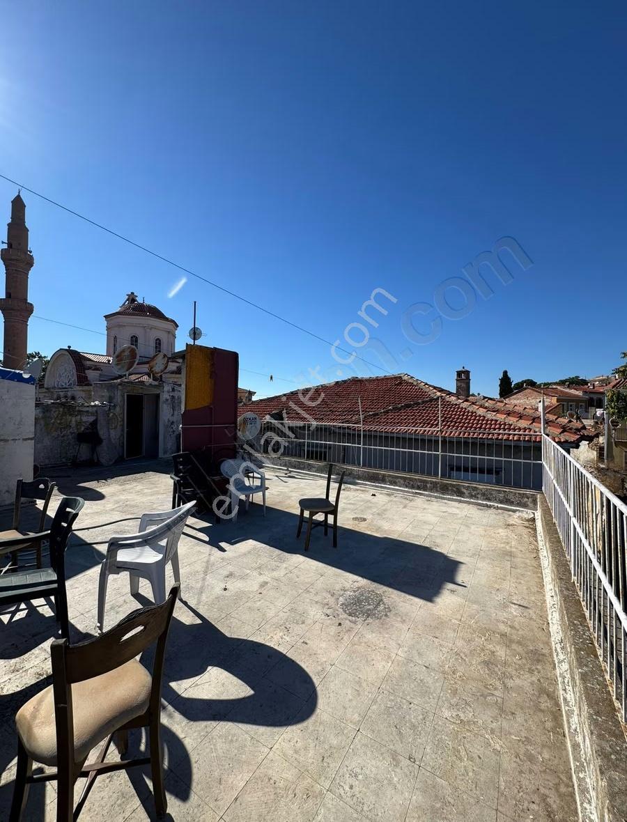 Ayvalık Çarşı Merkezinde 3 Katlı ,teraslı Satılık Bina - Görsel 16