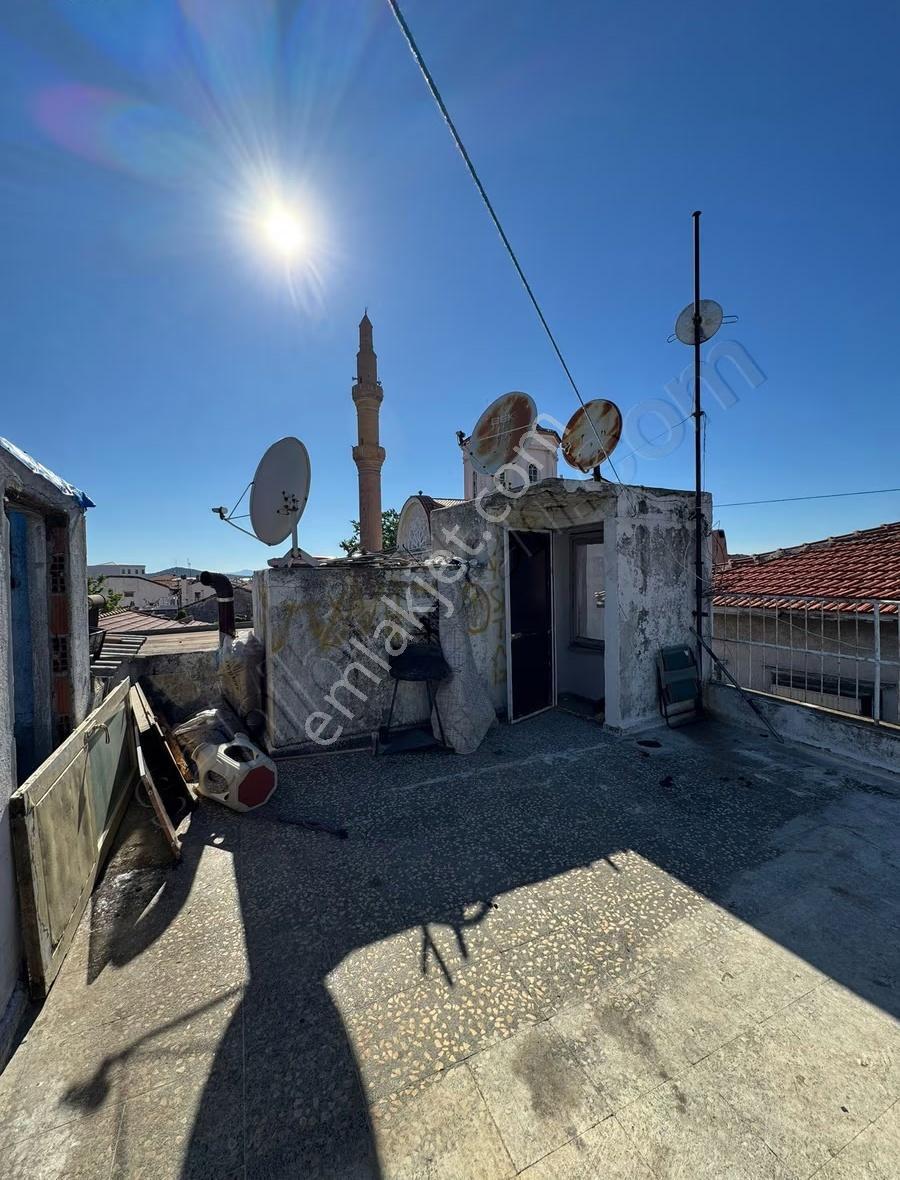 Ayvalık Çarşı Merkezinde 3 Katlı ,teraslı Satılık Bina - Görsel 6