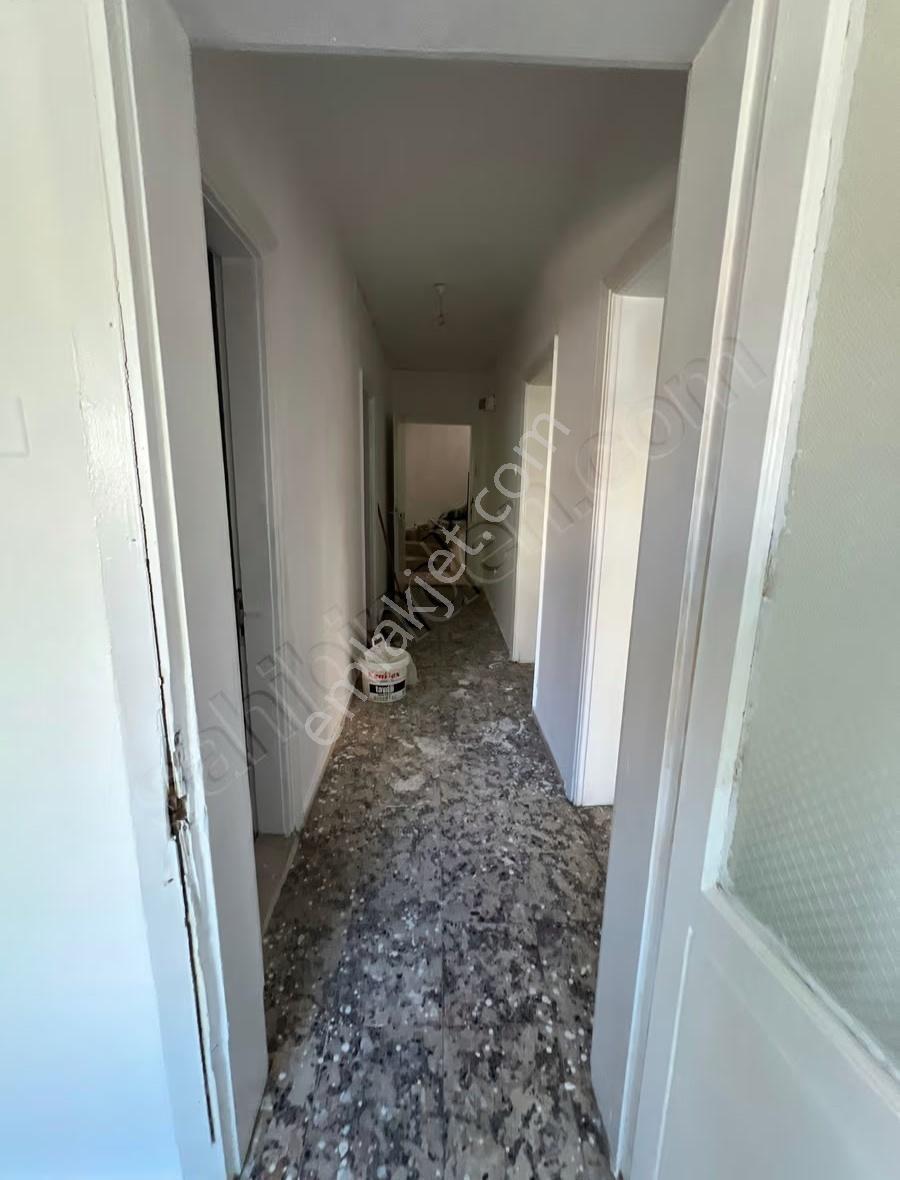 Ayvalık Çarşı Merkezinde 3 Katlı ,teraslı Satılık Bina - Görsel 14