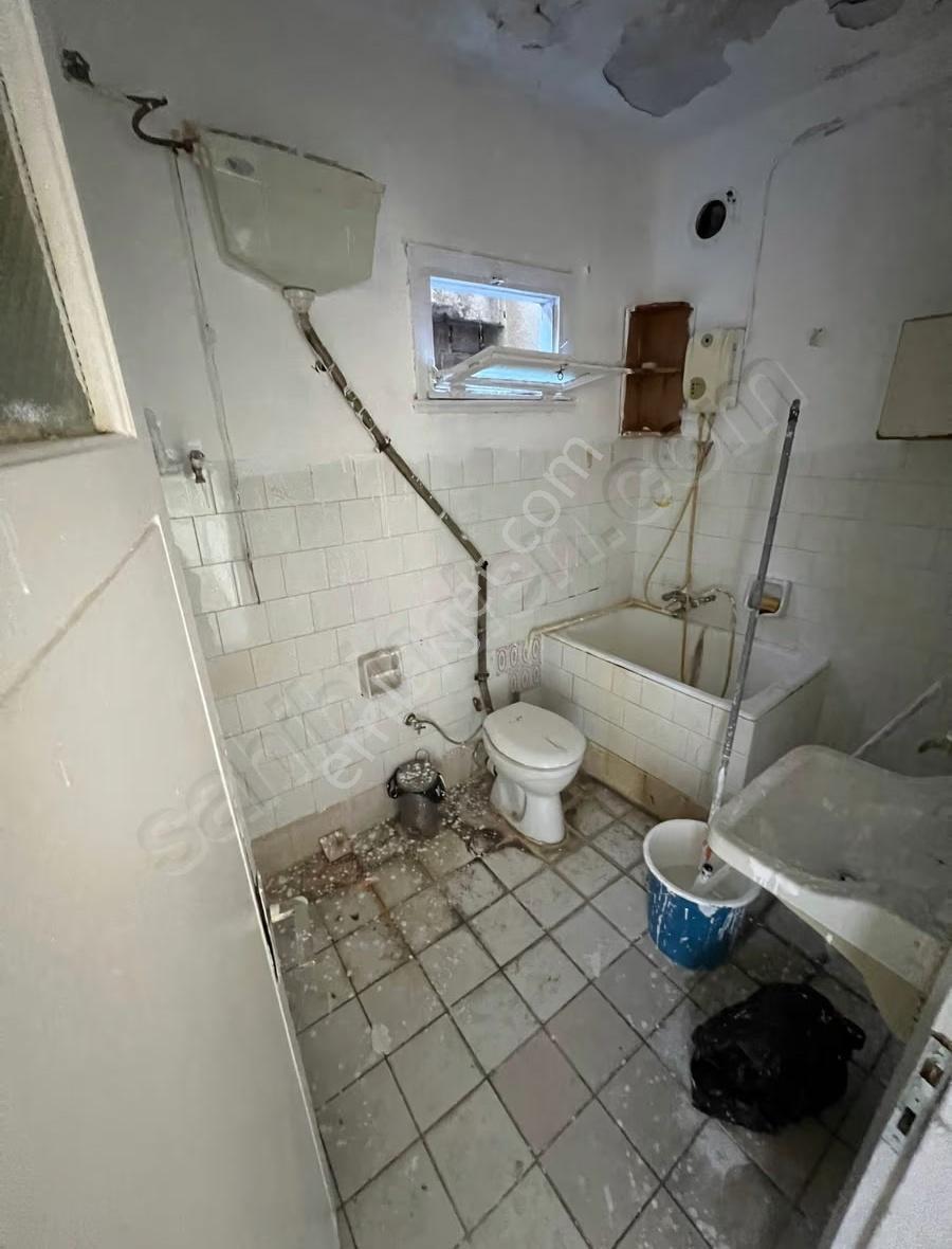 Ayvalık Çarşı Merkezinde 3 Katlı ,teraslı Satılık Bina - Görsel 15