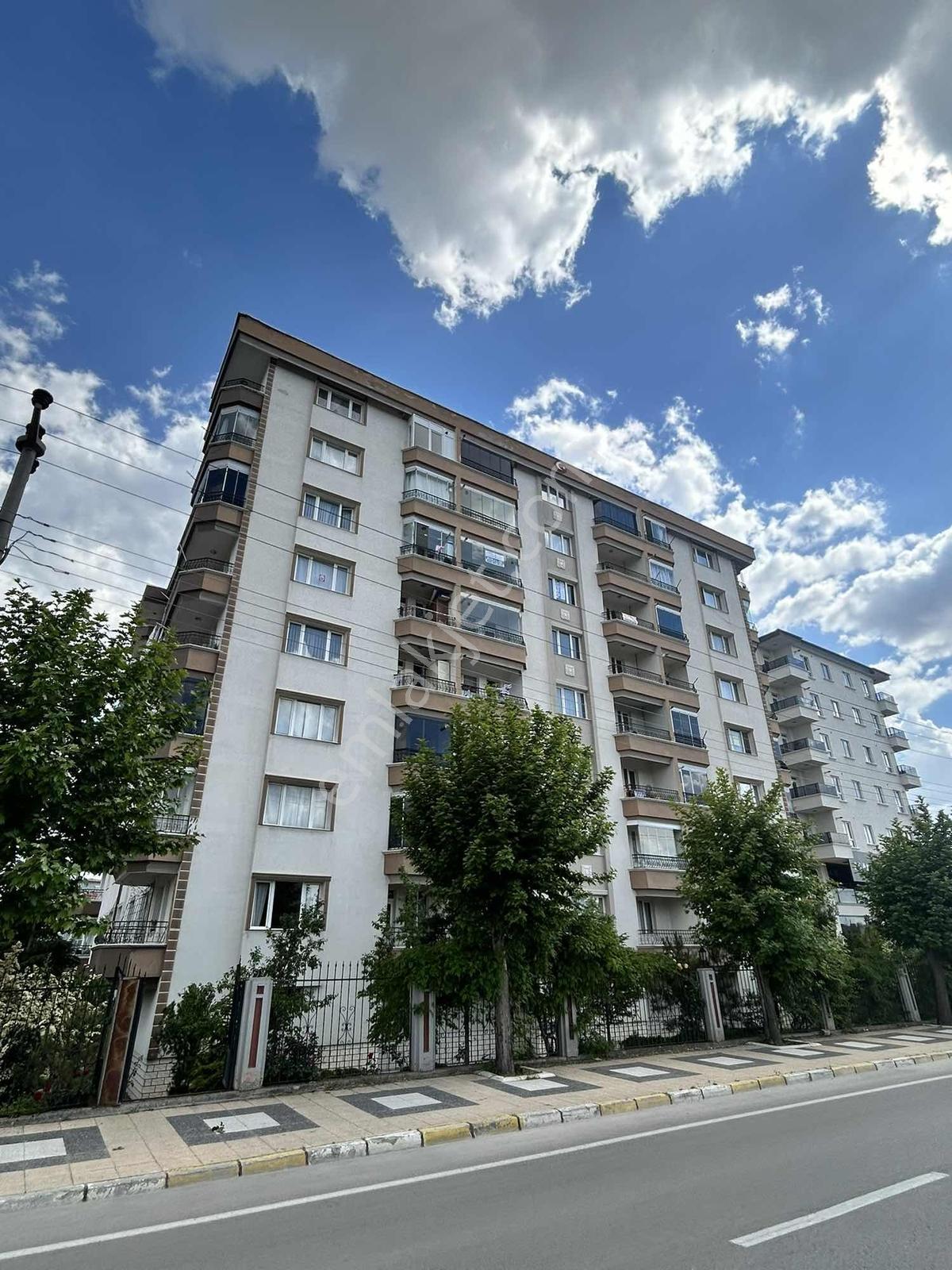 Taşpınar Gayrimenkulden Jandarma Karşısı Satılık 3+1 Daire