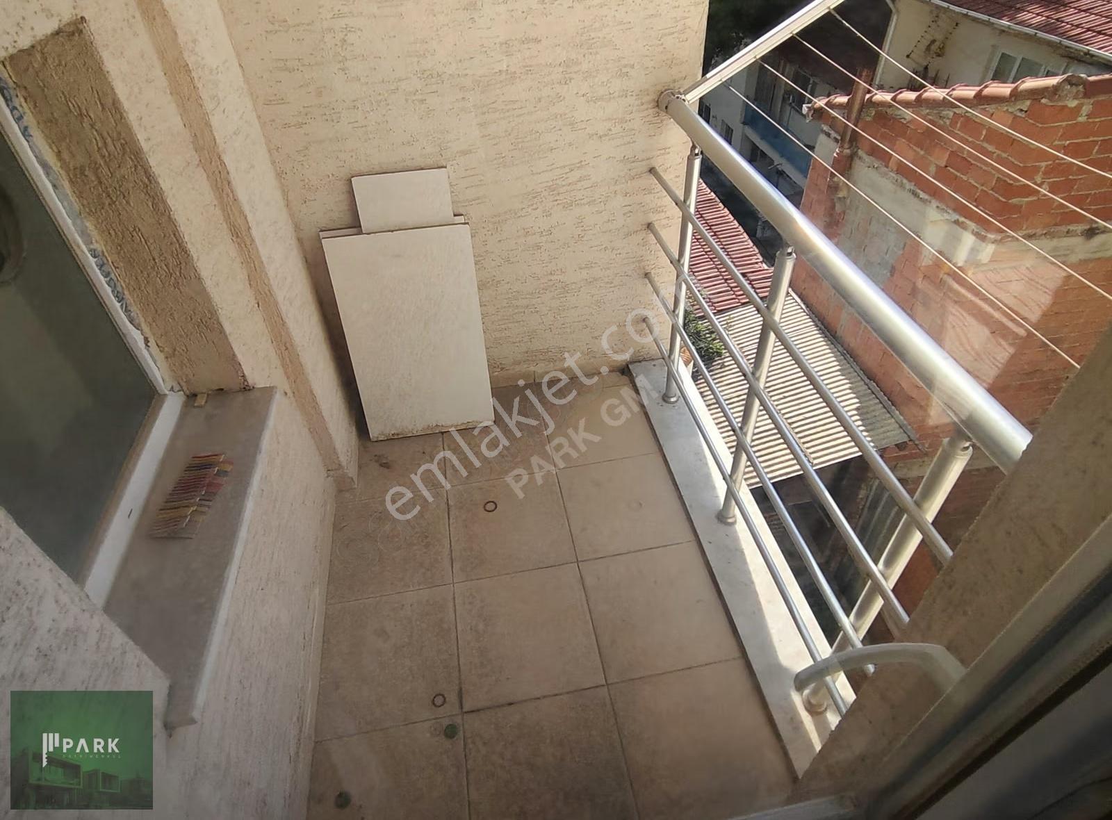 Parkgayrimenkulden Şirintepede Satılık Balkonlu Eşyalı 1+1 Daire - Görsel 9