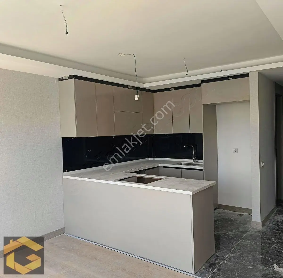 Site İçerisinde Önü Açık Bulvar Üzeri Satılık 1+1 - Görsel 5