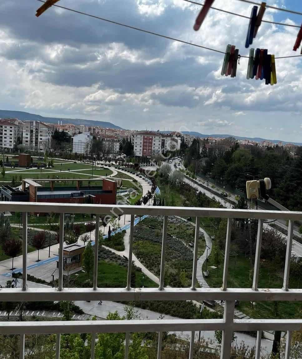Durudan Çarşıda 3+1 Daire İstiklal Mh. Atatürk Cd. Üzeri