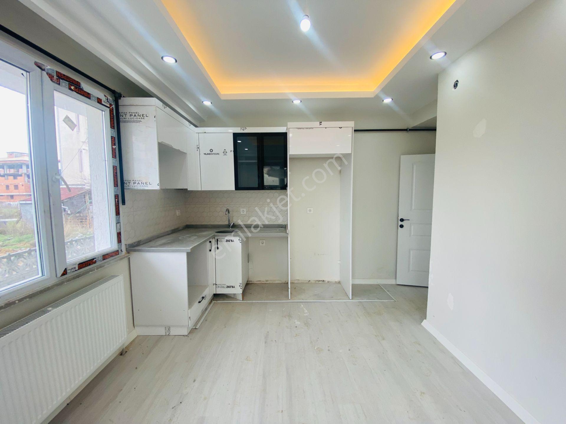 Güven'den Kapaklıda Caddeye,servslere Yakın,ankastreli 2+1 Daire - Görsel 24