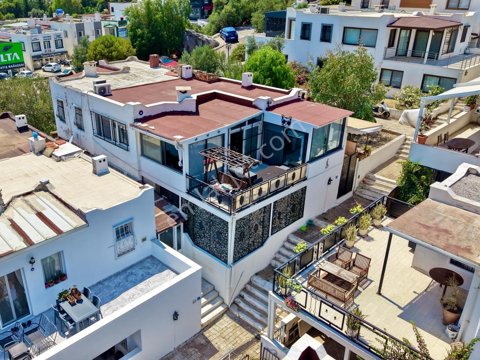 Bodrum Merkez Temel Yapı Sitesi Yaşama Hazır 3+1 Satılık Dubleks - Görsel 4