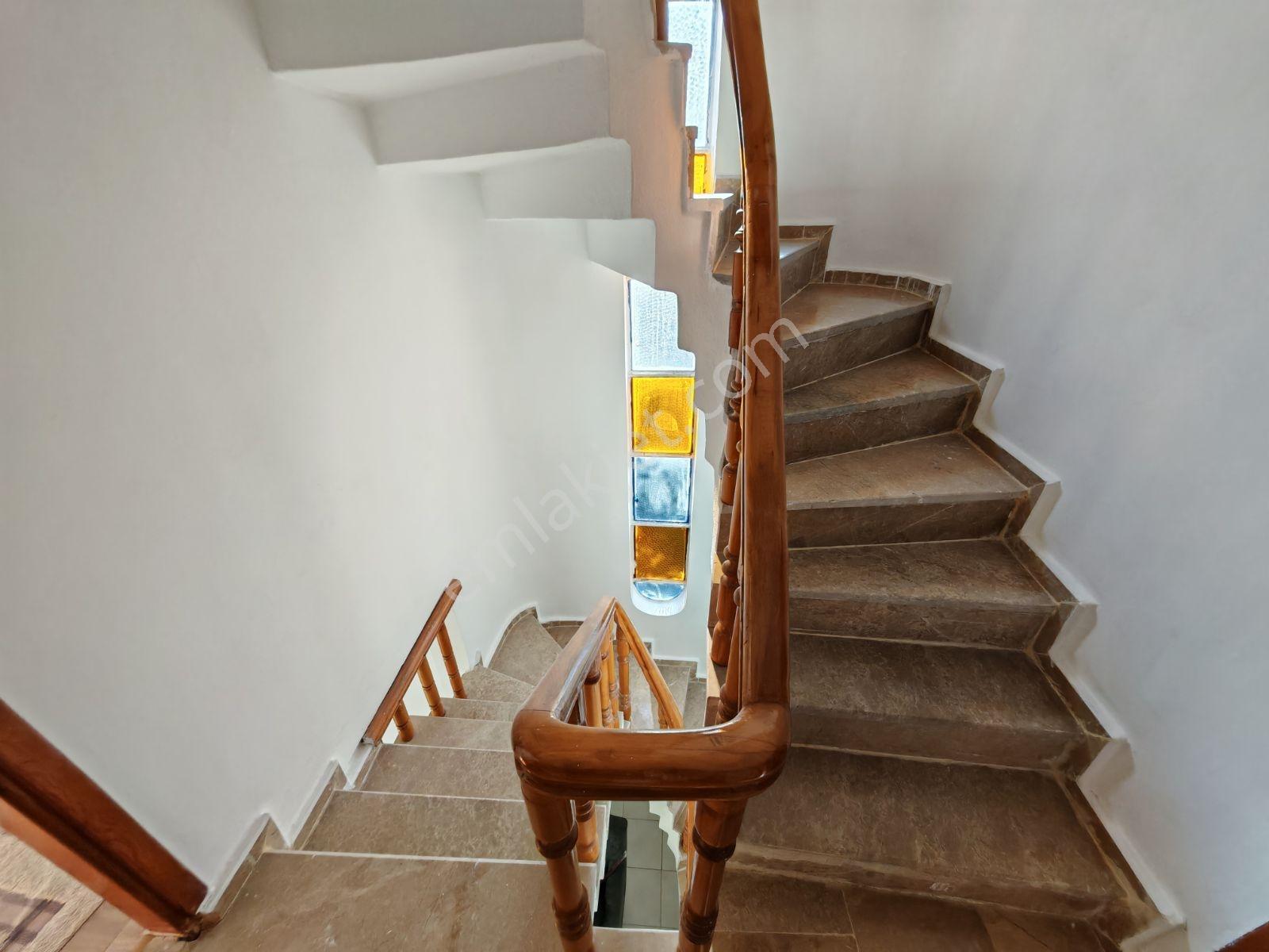 409 M² Arsa Paylı Müstakil 3+1 | Havuzlu Site | Denize 850 Metre - Görsel 32