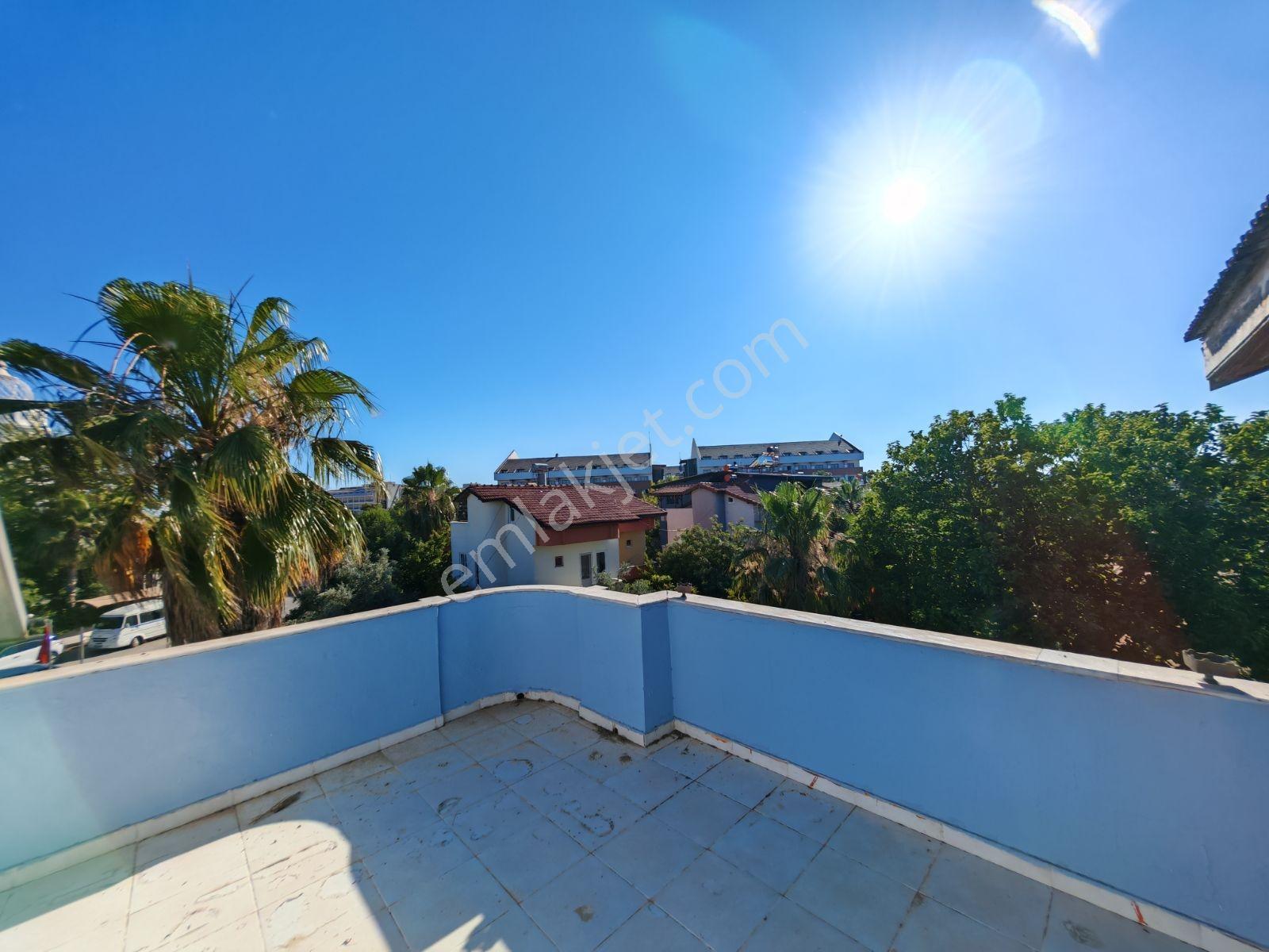 409 M² Arsa Paylı Müstakil 3+1 | Havuzlu Site | Denize 850 Metre - Görsel 14