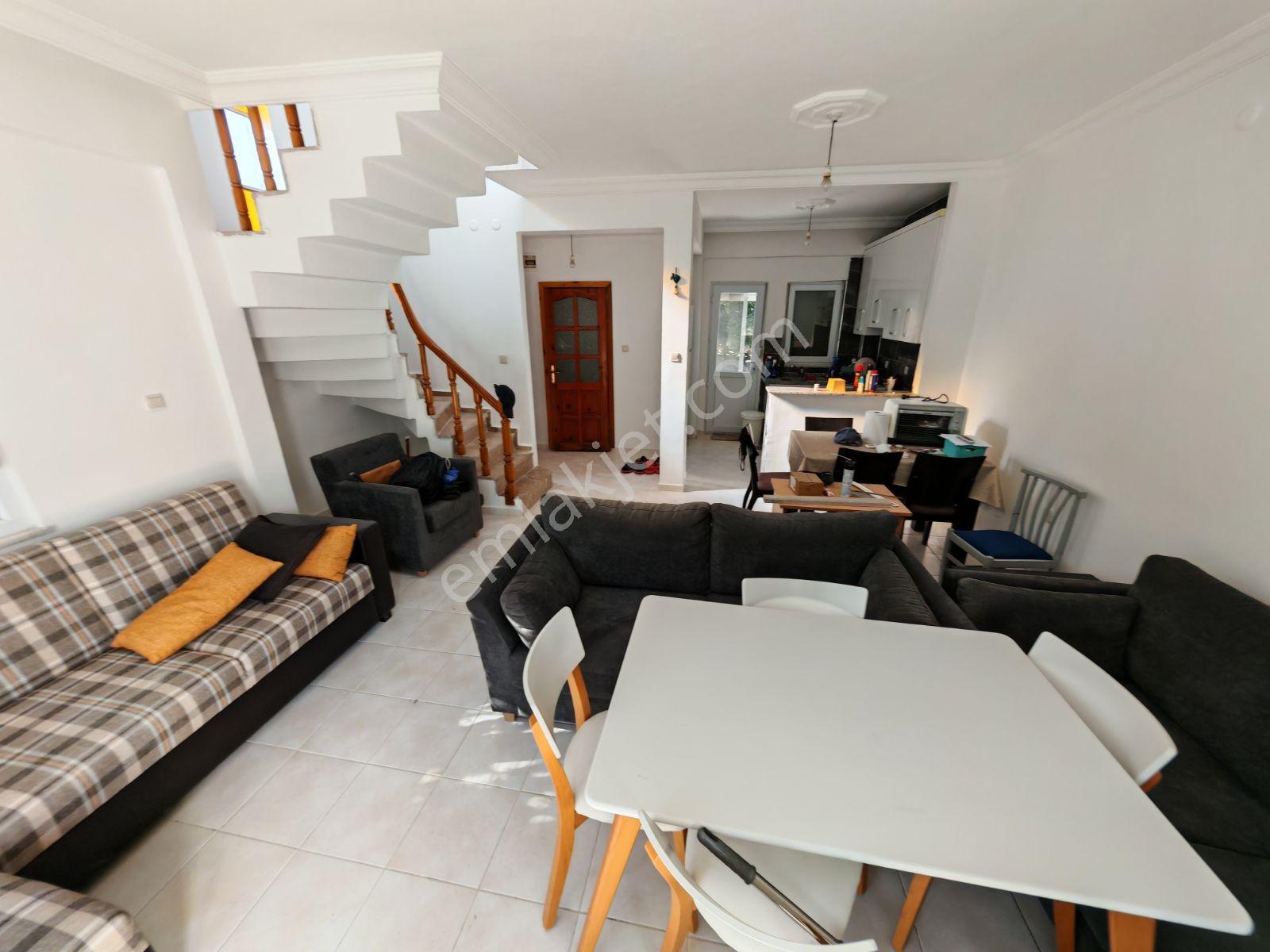 409 M² Arsa Paylı Müstakil 3+1 | Havuzlu Site | Denize 850 Metre - Görsel 18