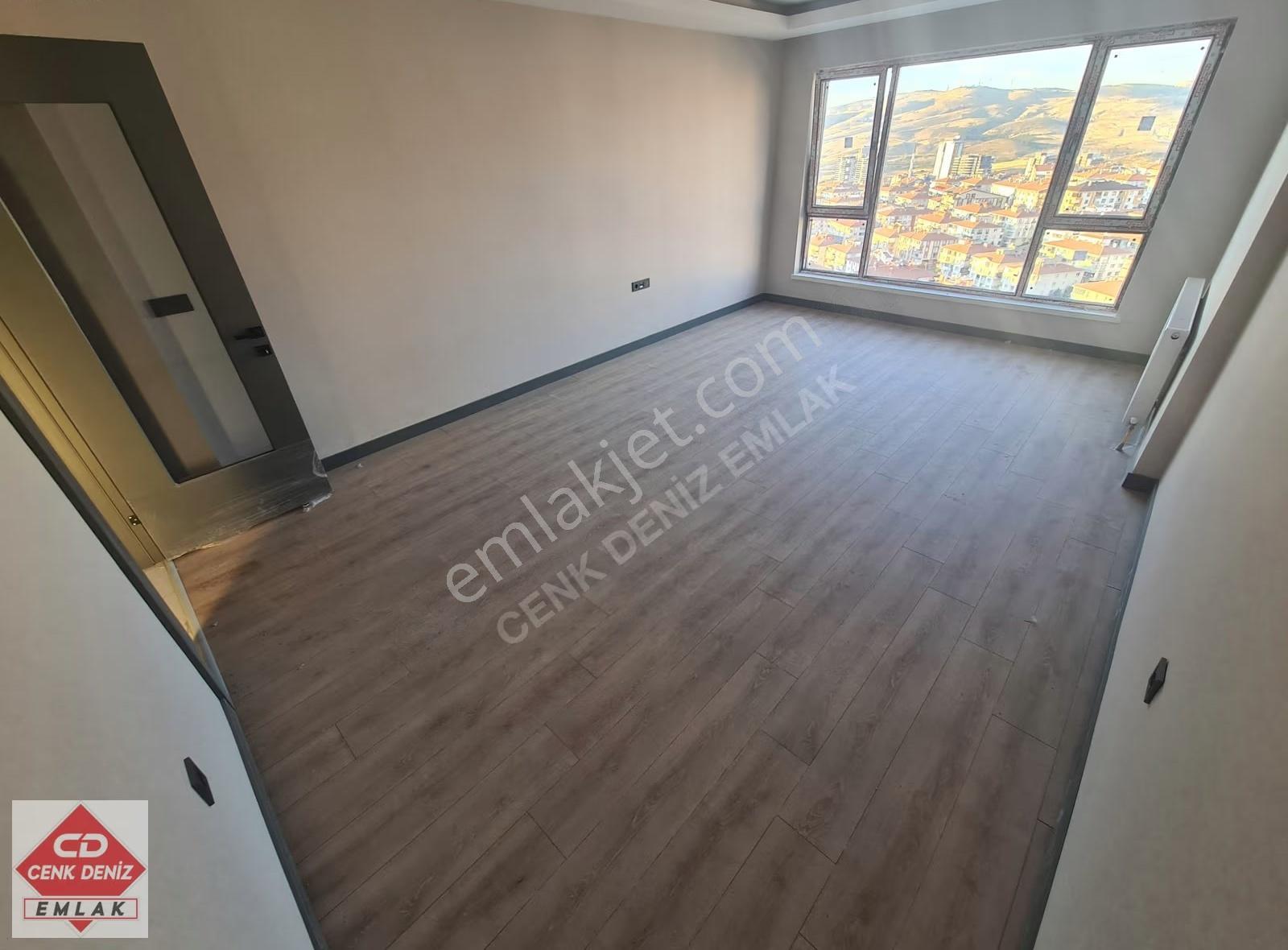 Panaromik Şehir Manzaralı / 2 Bloklu Sitede 6.kat Sıfır 3+1 - Görsel 4