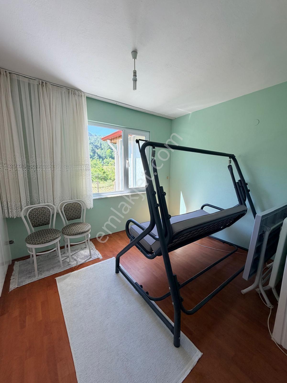 Cide Demirtaş Emlaktan Triplex Lüks Villa - Görsel 29