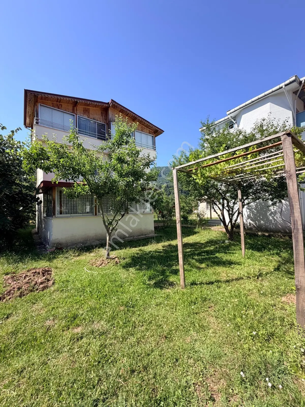 Cide Demirtaş Emlaktan Triplex Lüks Villa - Görsel 3
