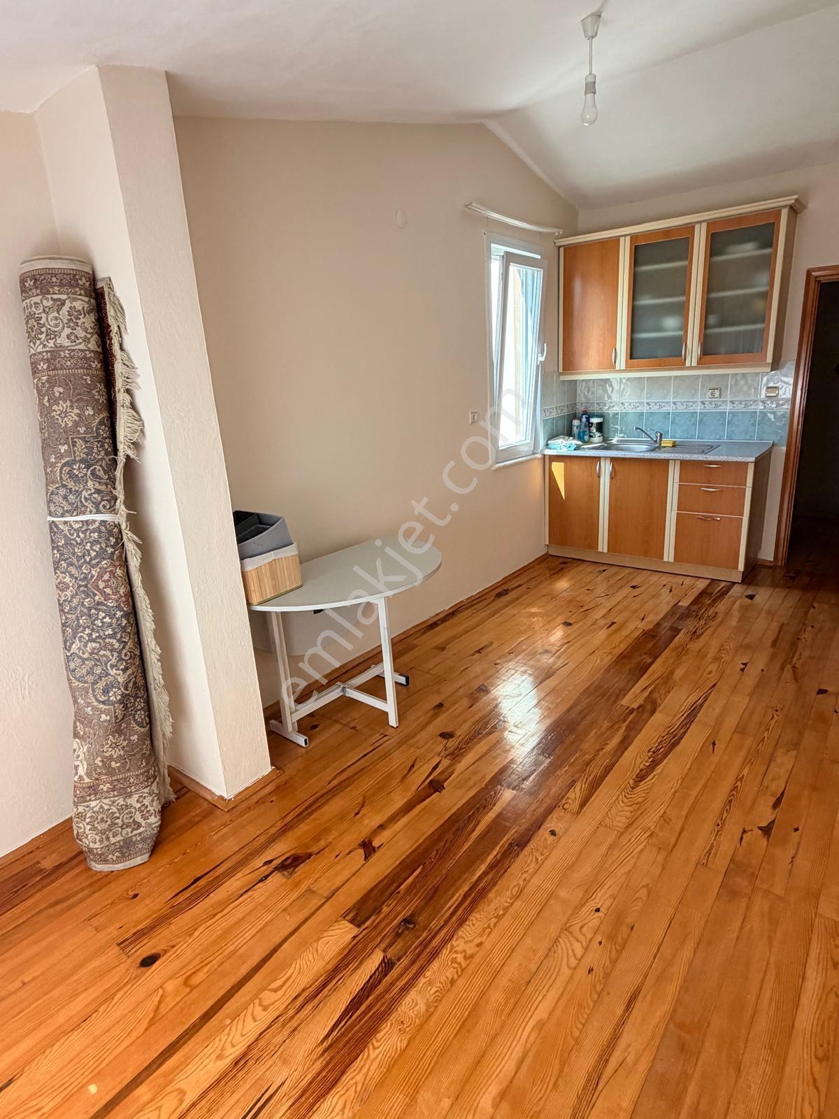 Cide Demirtaş Emlaktan Triplex Lüks Villa - Görsel 27
