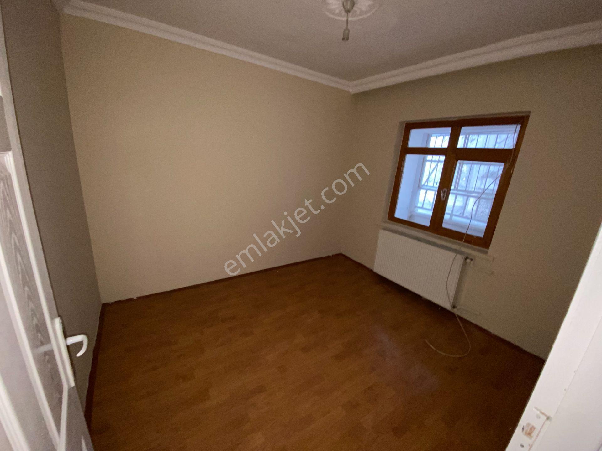 Elvan Mahallesinde 2+1 Acil Satılık Balkonlu Bahçe Katı Daire - Görsel 31