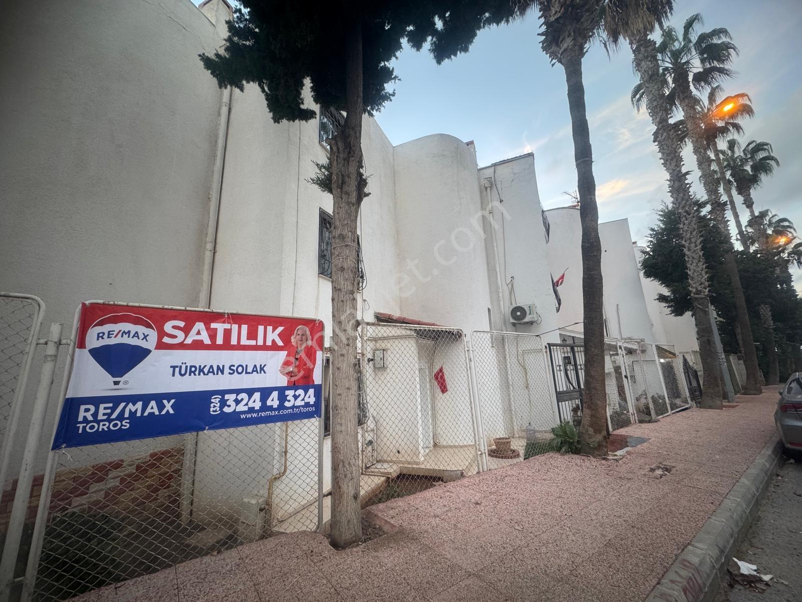 Remax Toros'tan Dolphin Sitesi'nde 5+1 Triplex Villa - Görsel 33