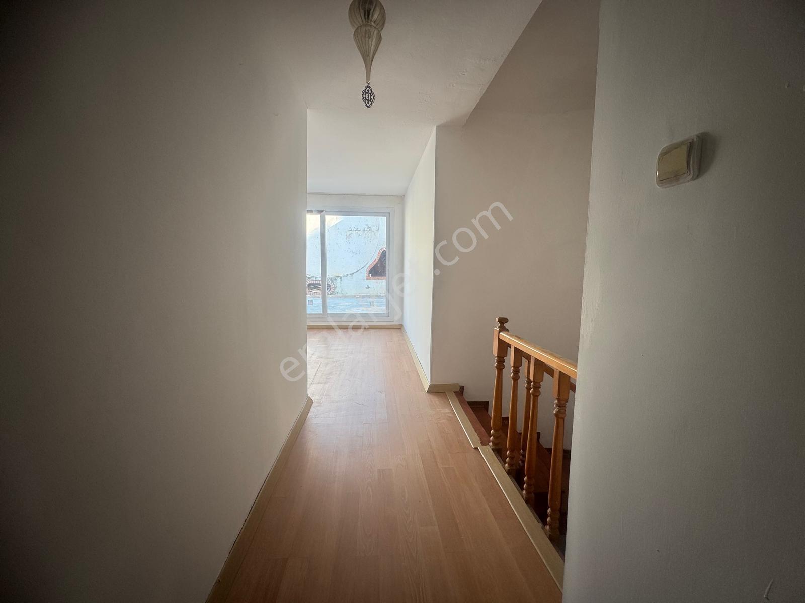 Remax Toros'tan Dolphin Sitesi'nde 5+1 Triplex Villa - Görsel 15