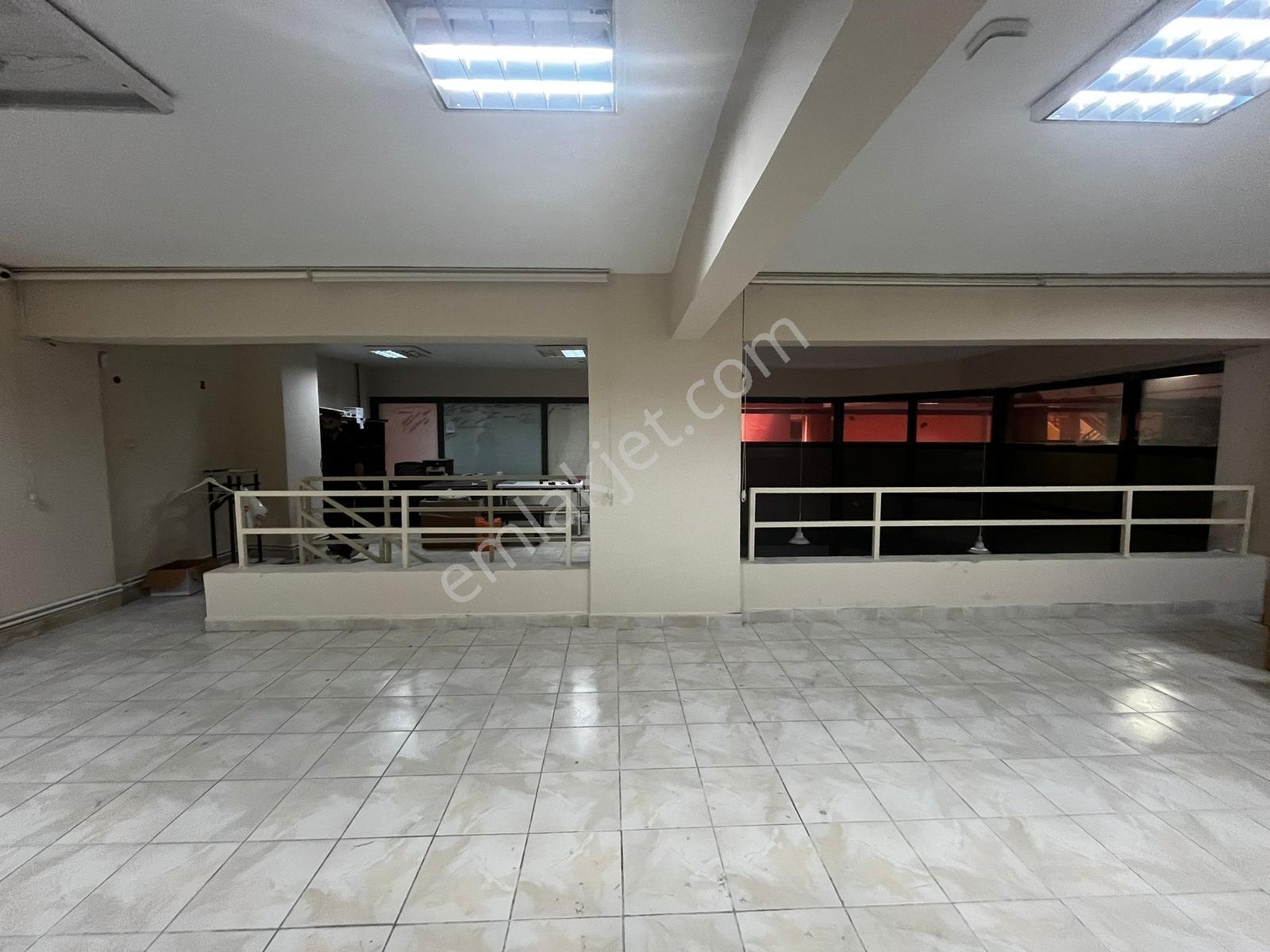 Tekstilkent'te Yük Asansörünün Yanında 125 M2 Kiralık İş Yeri - Görsel 3
