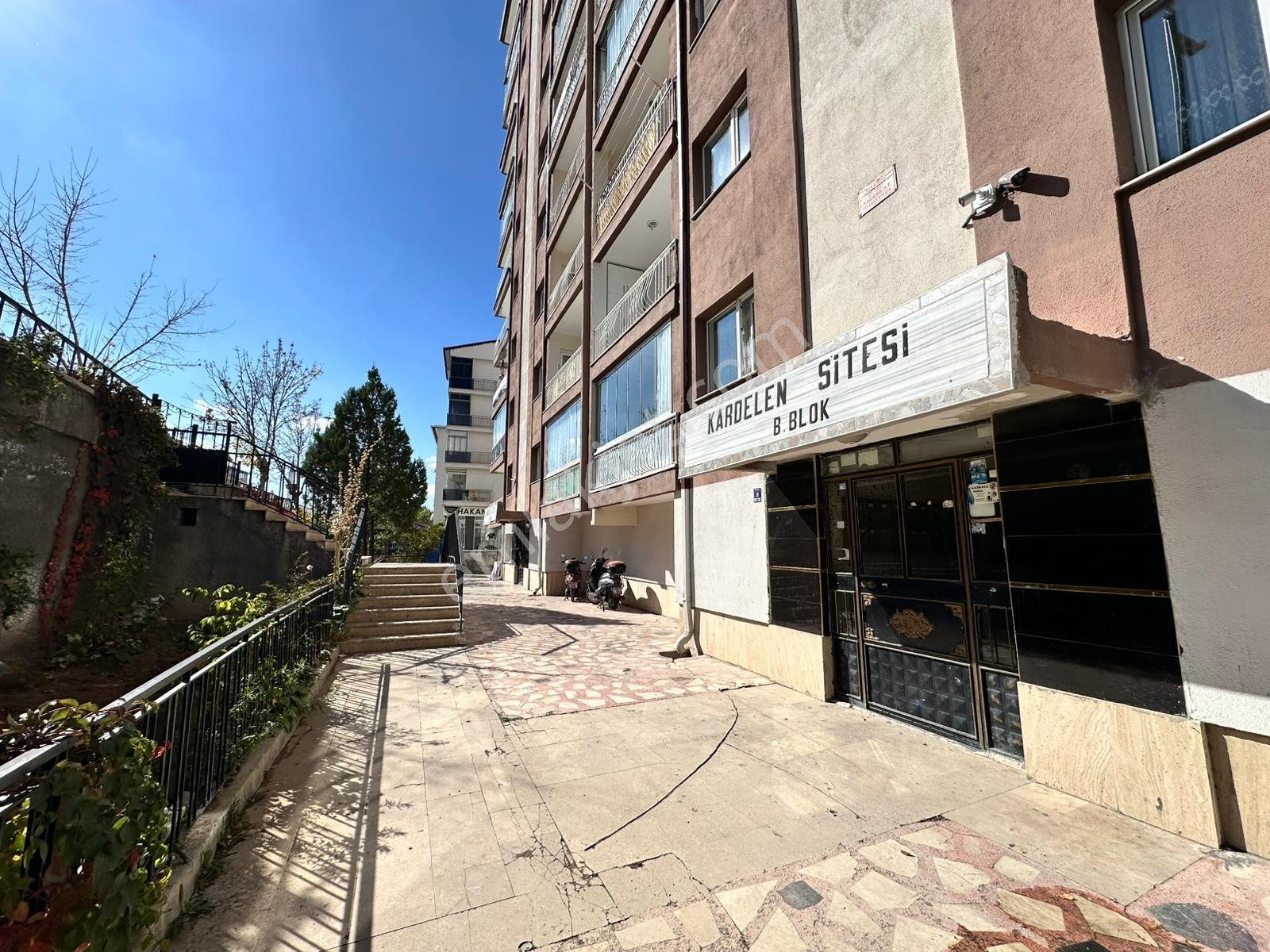 Turkuazdan Buhara Caddesi Üzerinde Geniş Ve Aydınlık Satılık 3+1 - Görsel 11