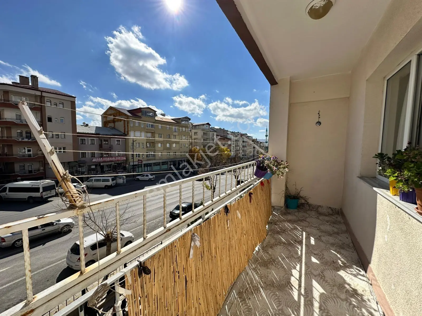 Turkuazdan Buhara Caddesi Üzerinde Geniş Ve Aydınlık Satılık 3+1 - Görsel 8