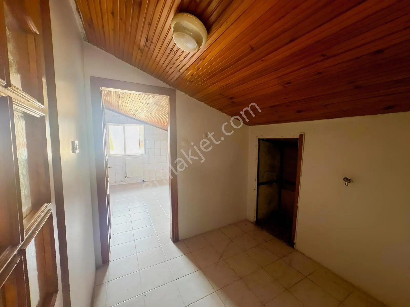 Ataşehir İçerenköy'de Merkezi Konumda Kiralık 2+1 Daire - Görsel 2