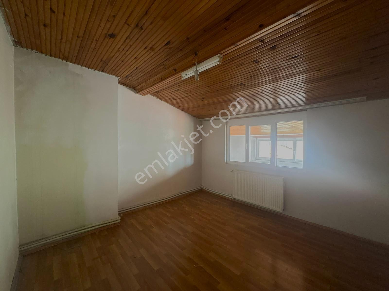 Ataşehir İçerenköy'de Merkezi Konumda Kiralık 2+1 Daire - Görsel 9