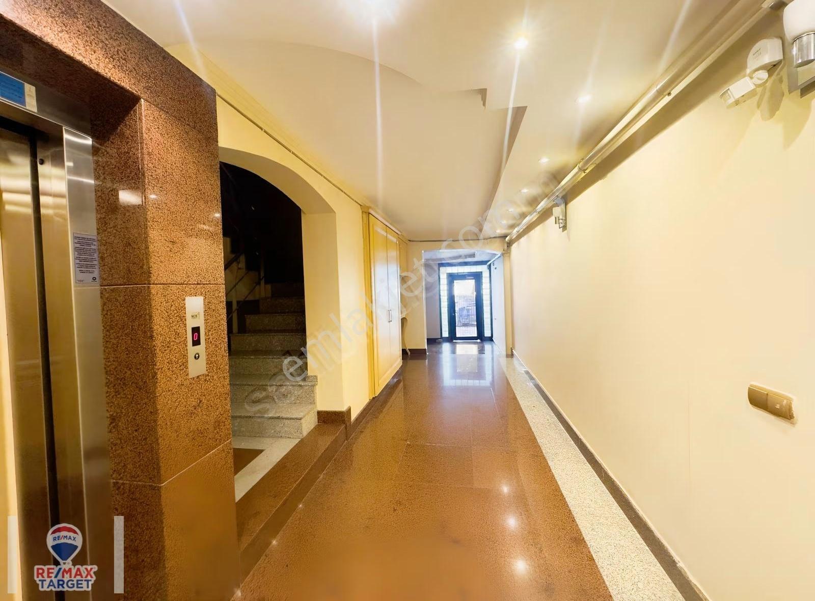 Girne Bulvarında|müstakil Ev Ferahlığında, 280m² Prestijli 4+1 - Görsel 30