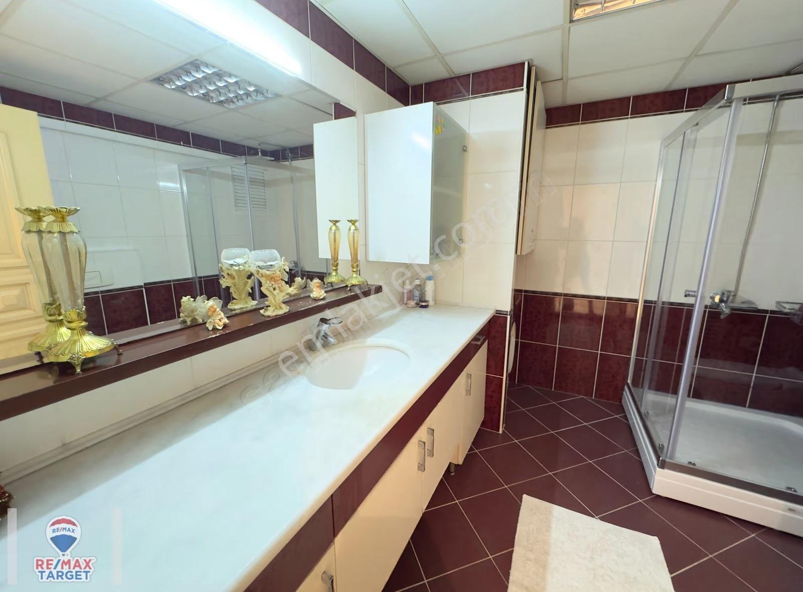 Girne Bulvarında|müstakil Ev Ferahlığında, 280m² Prestijli 4+1 - Görsel 35
