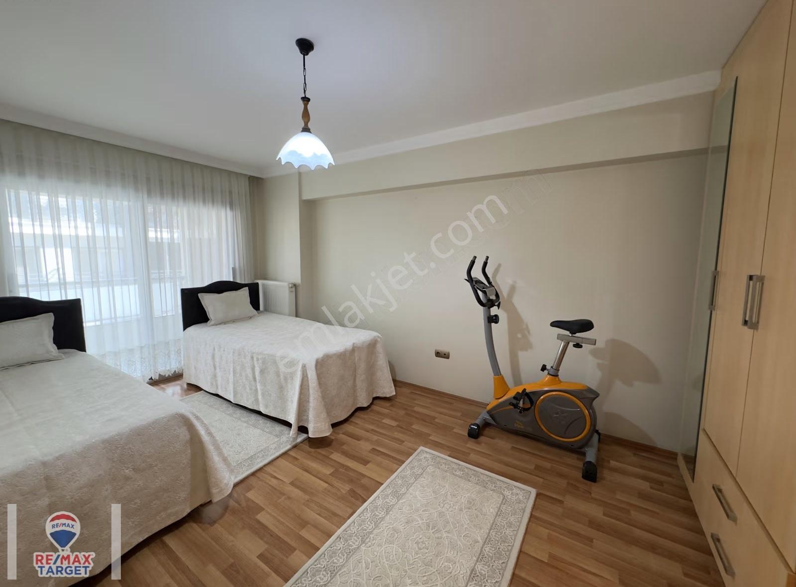 Girne Bulvarında|müstakil Ev Ferahlığında, 280m² Prestijli 4+1 - Görsel 29