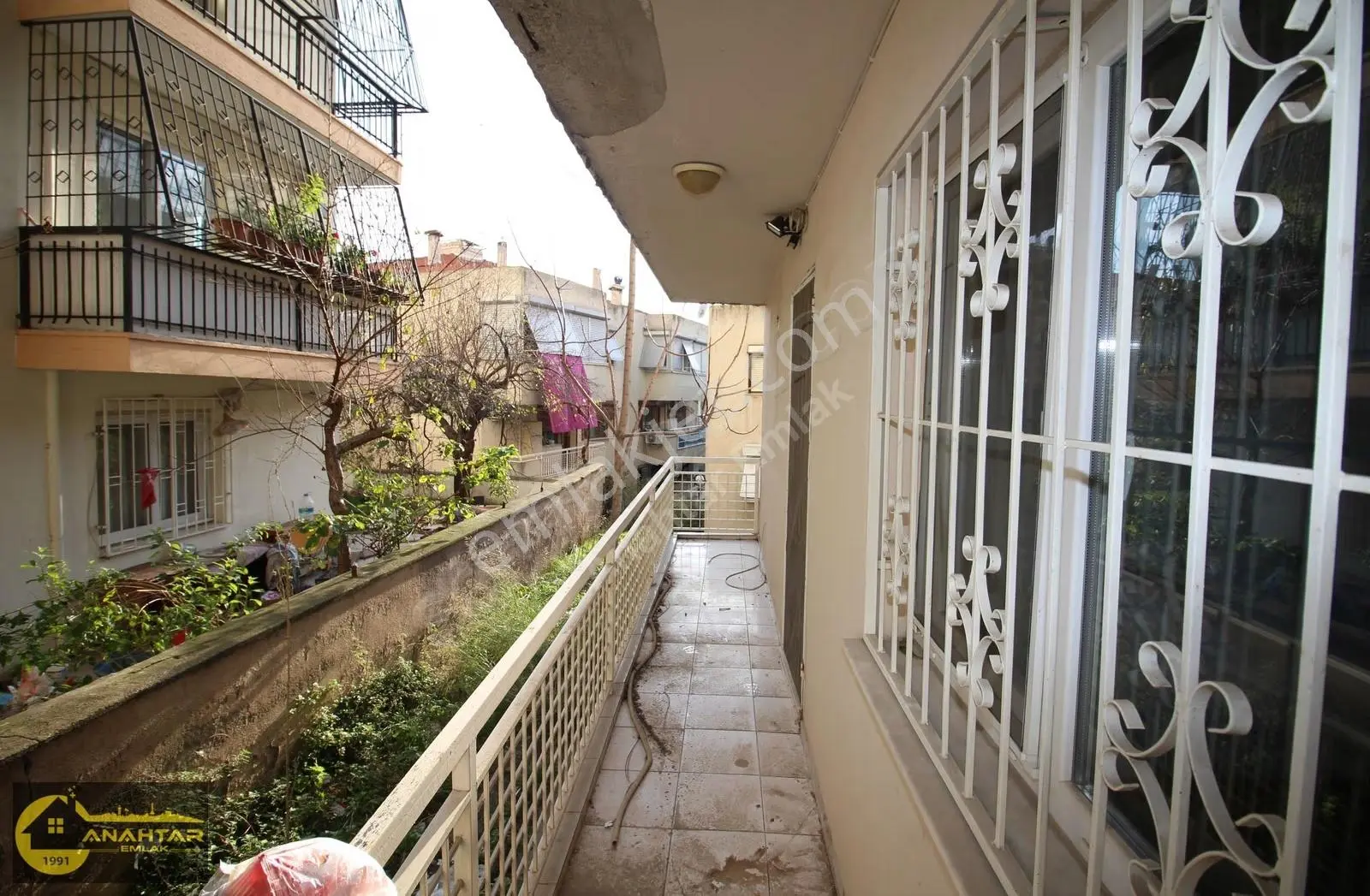 Basınsitesi De Doğalgazlı Asansörlü Otoparklı Geniş 3+1