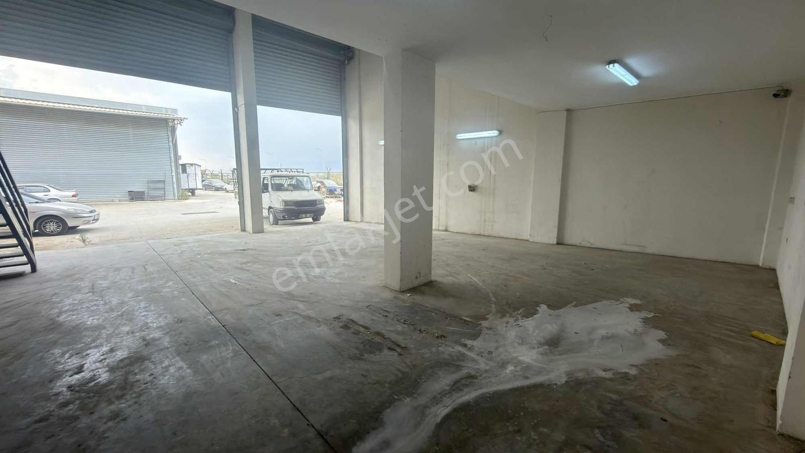 Karşıyaka Yetsan İşmerkezinde Köşe İşyeri 150 M2 Kiralık - Görsel 3