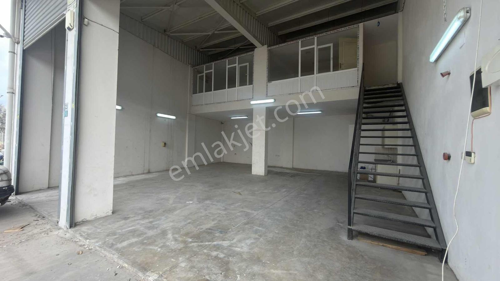 Karşıyaka Yetsan İşmerkezinde Köşe İşyeri 150 M2 Kiralık - Görsel 2