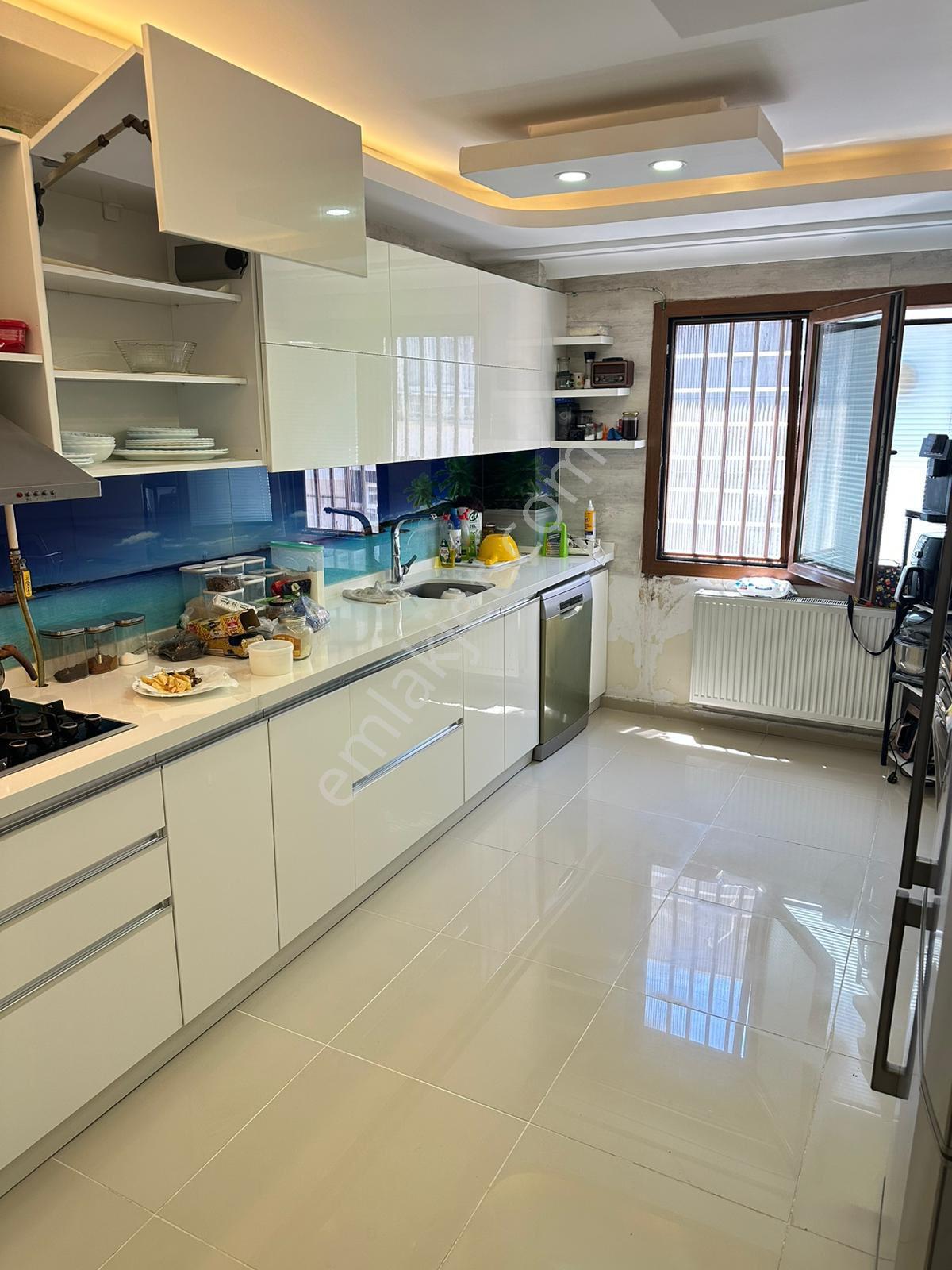 Acil Emlaktan Giyinme Odalı 3+1 Kiralık Daire Narlıkuyu - Görsel 11