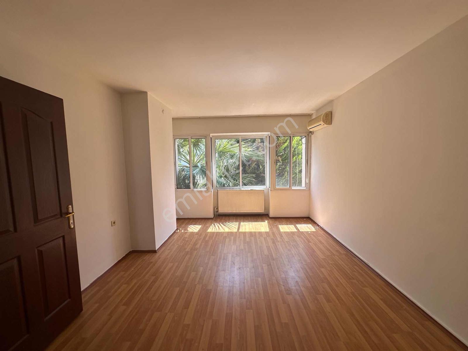 Gaziemir Nasır Villaları Sitesi'nde Kiralık 4+1 Tripleks Villa - Görsel 15