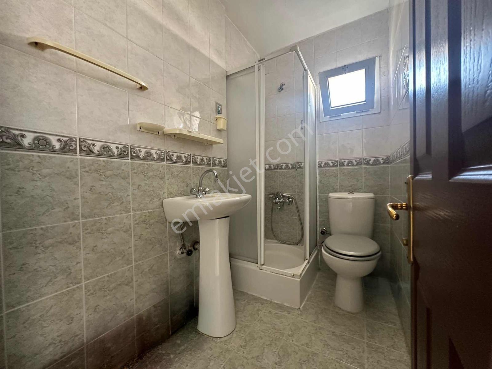 Gaziemir Nasır Villaları Sitesi'nde Kiralık 4+1 Tripleks Villa - Görsel 33