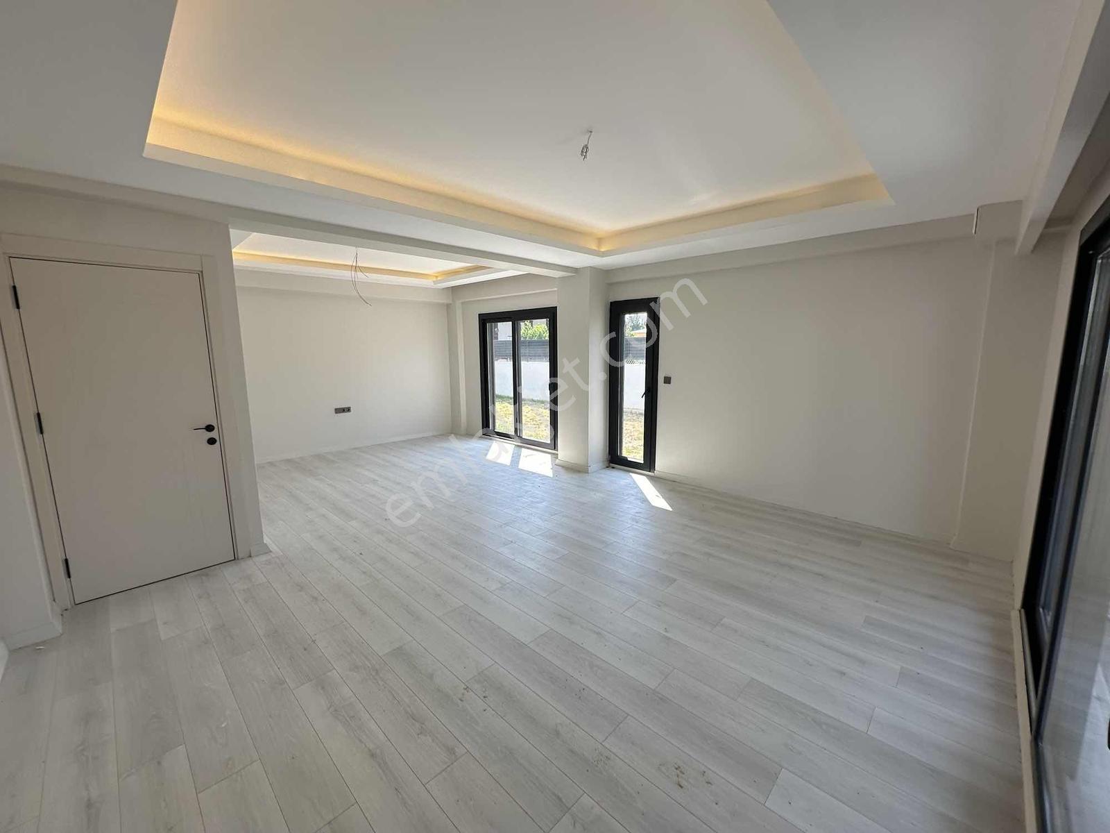 Menderes Villaları'nda Site İçi Kiralık 3+1 Sıfır Villa - Görsel 22