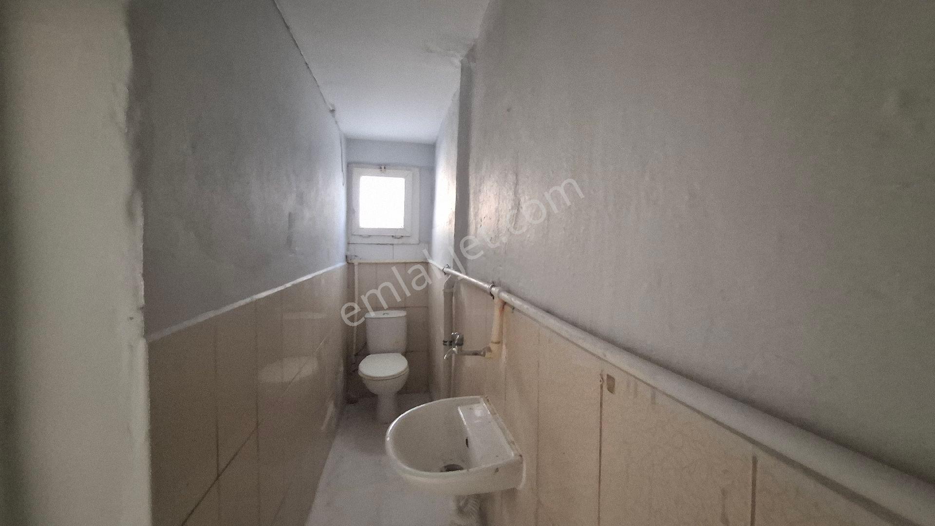 Bayraklı/alpaslan Mah.de Bekâra Uygun 2+1 Kiralık Daire - Görsel 12