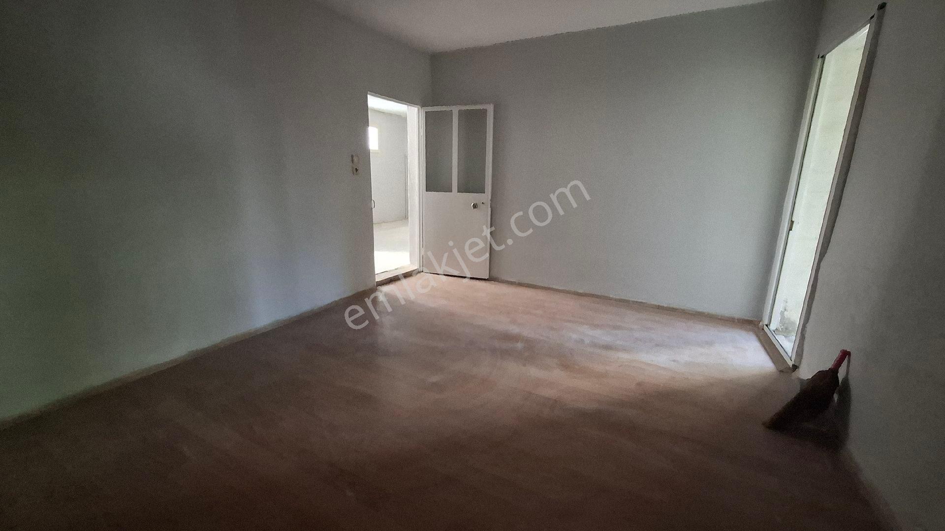 Bayraklı/alpaslan Mah.de Bekâra Uygun 2+1 Kiralık Daire - Görsel 16