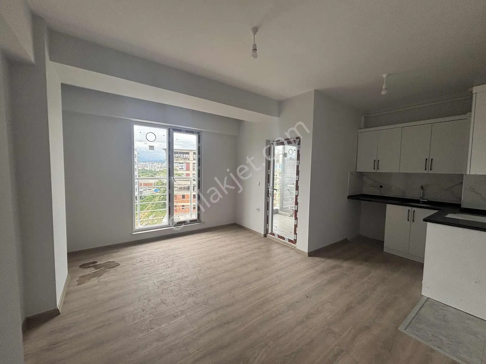 Cumhuriyet Mah. Kiralık 2+1 Modern Ve Ferah Daire - Görsel 2
