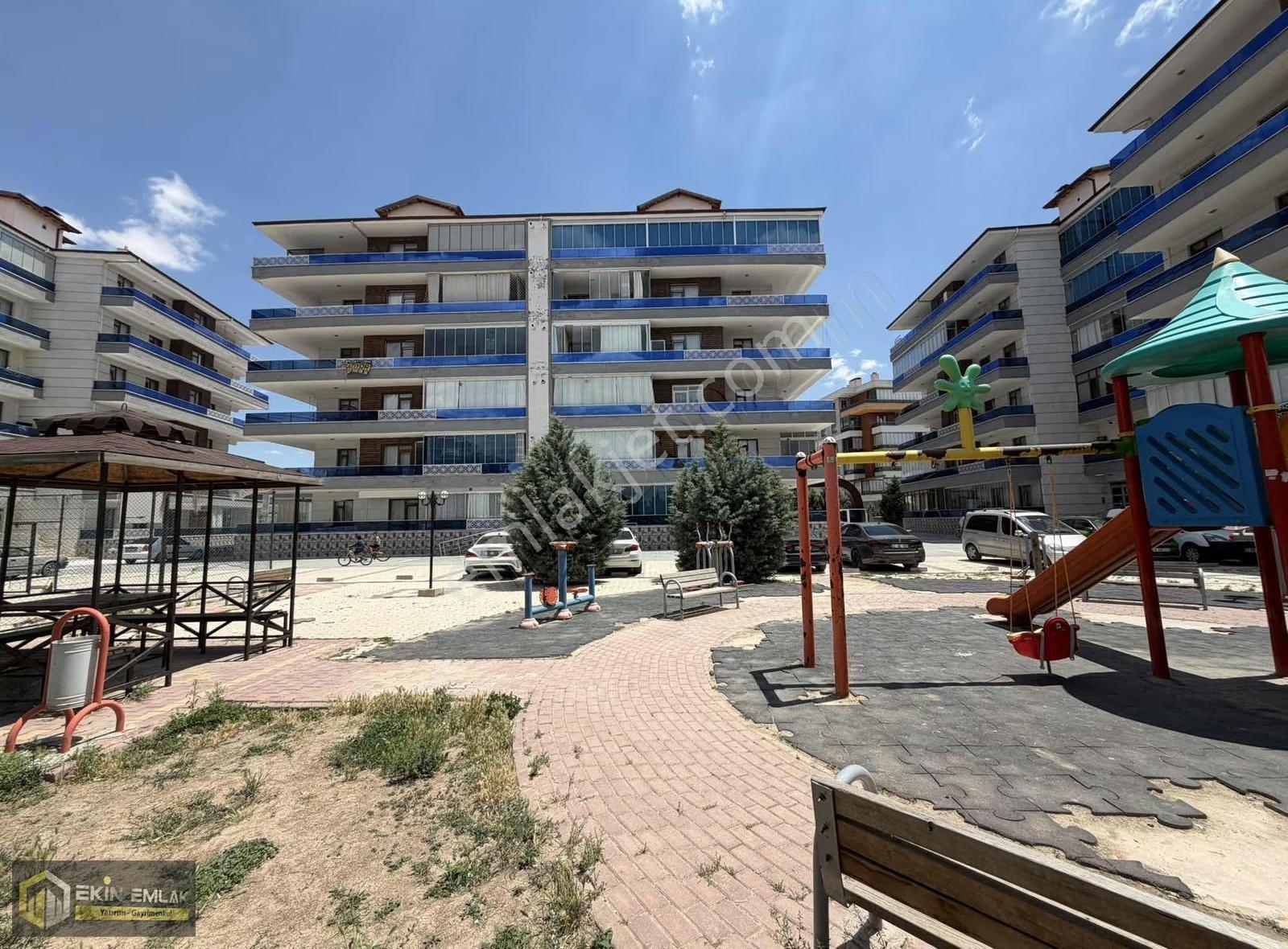 Karatay Emirgazi Mah. Satılık 3+1 Siteiçi Yüksekgiriş Daire