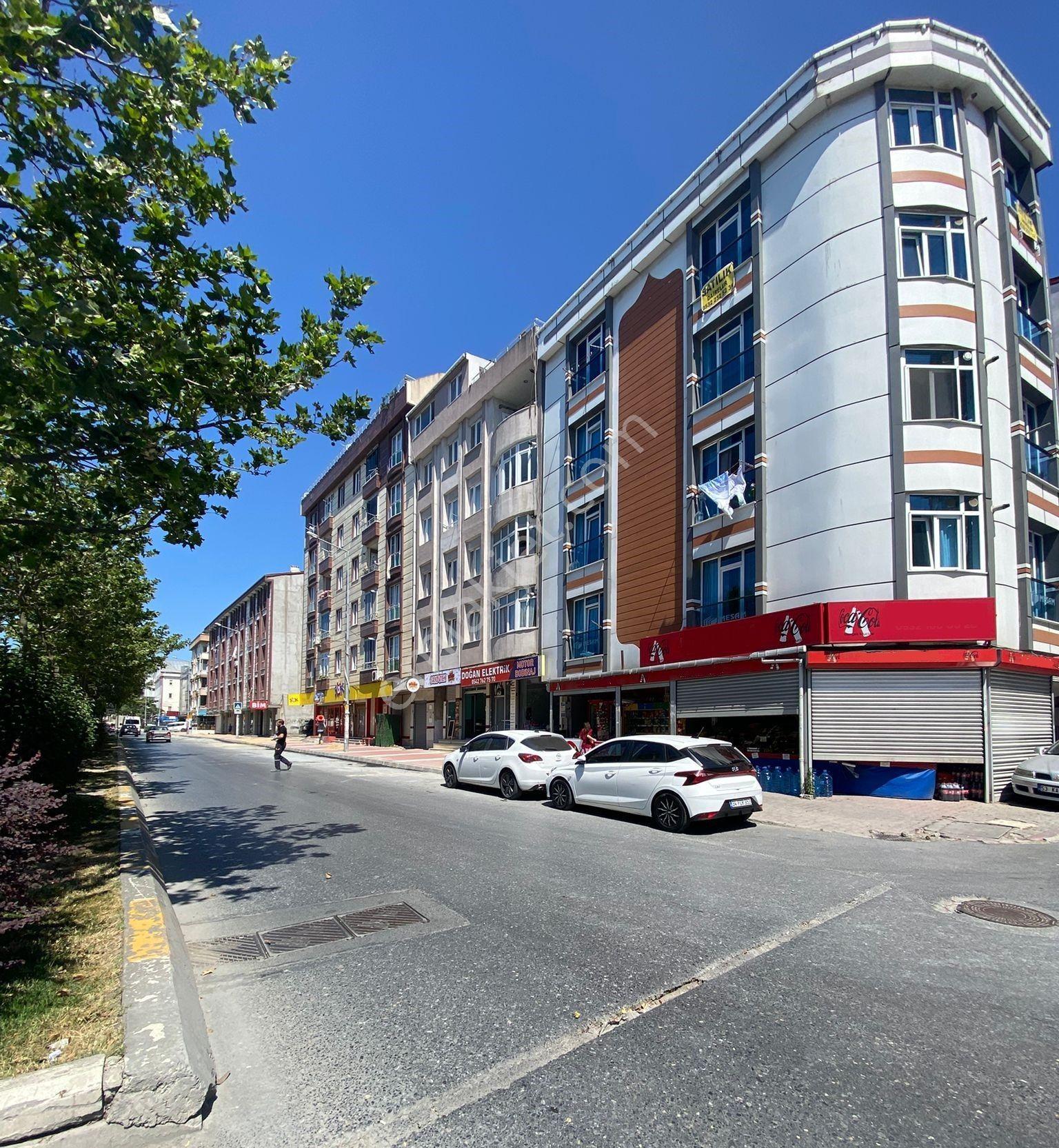 Esenyurt'ta 8 Yıllık Binada Cadde Üzerinde 120m2 Depolu Dükkan - Görsel 9