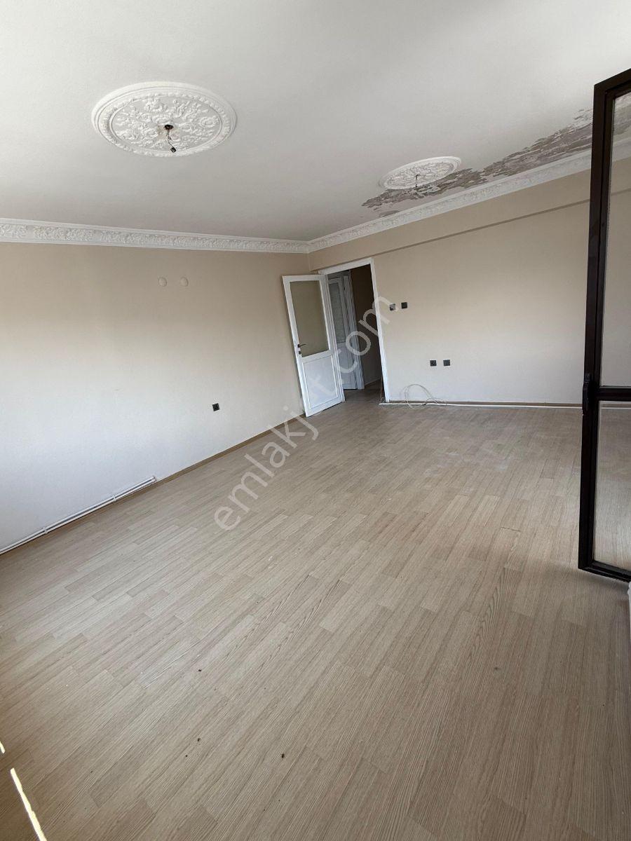 Günay'dan Basın Sitesinde 3+1 Kiralık Geniş Daire - Görsel 9