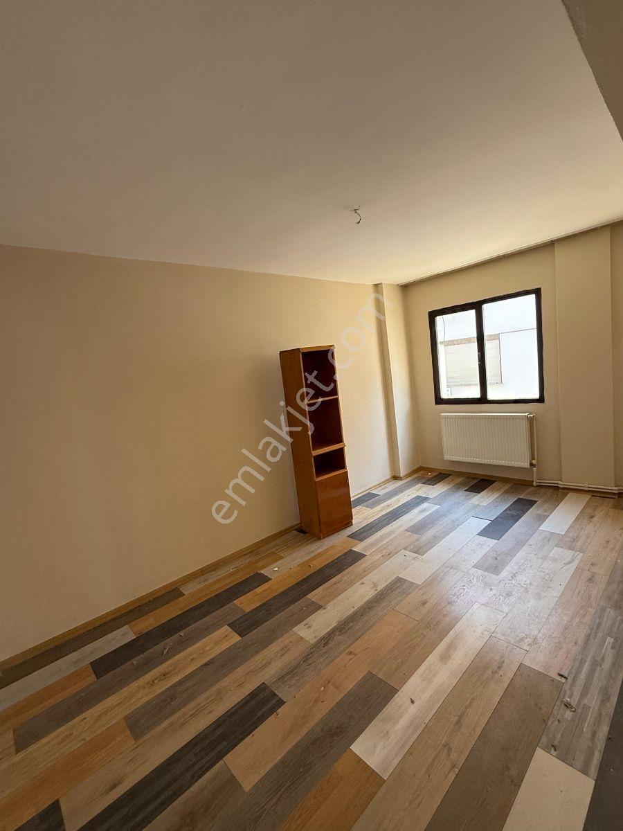 Günay'dan Basın Sitesinde 3+1 Kiralık Geniş Daire - Görsel 13