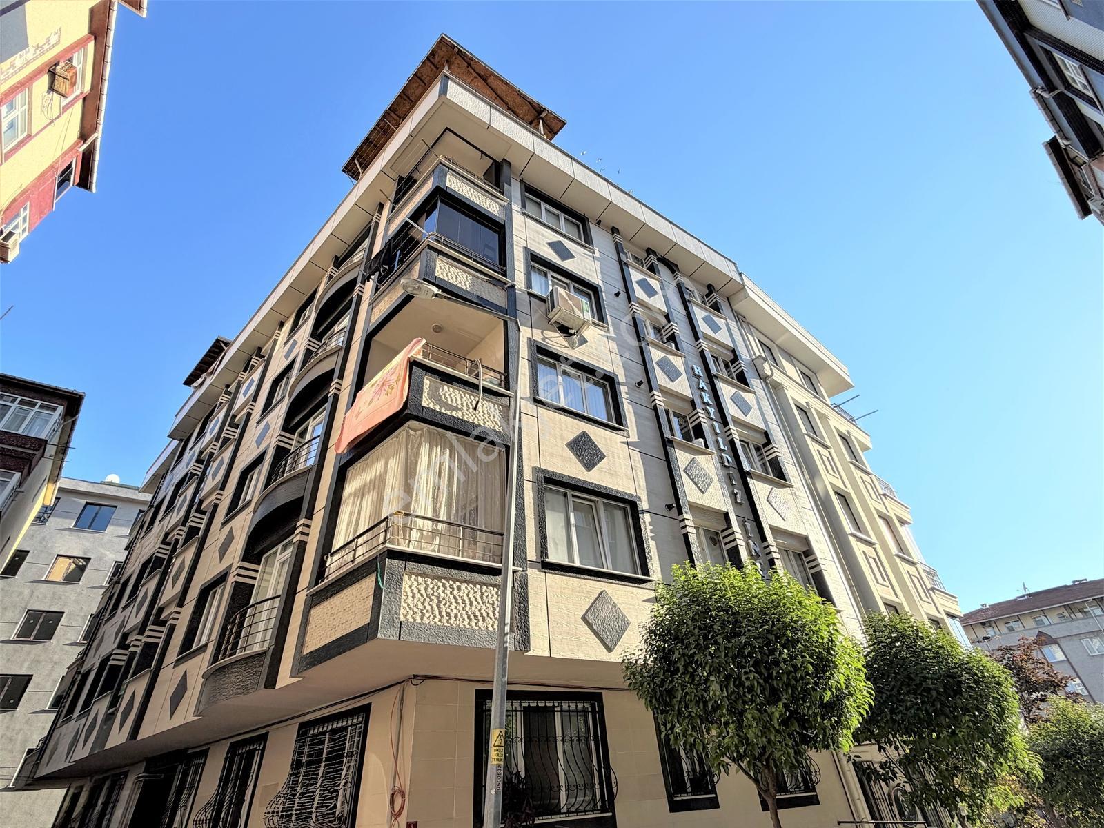 İstanbul House'dan Hürriyet'te 260m2 5+2 Geniş Lüks Dubleks