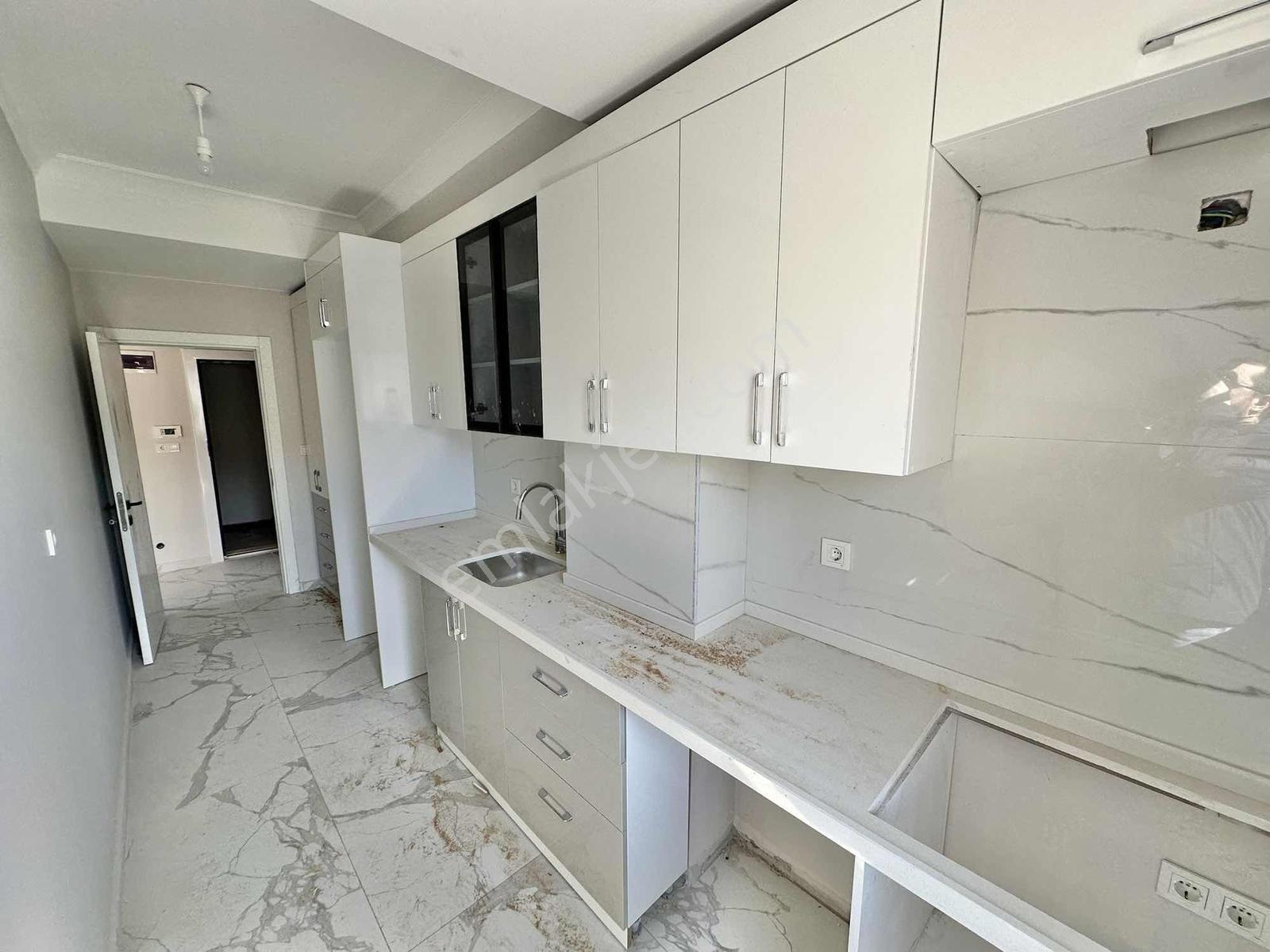 Avcılar Firuzköy'de Otoparklı Sıfır 2+1 Kiralık Daire - Görsel 10