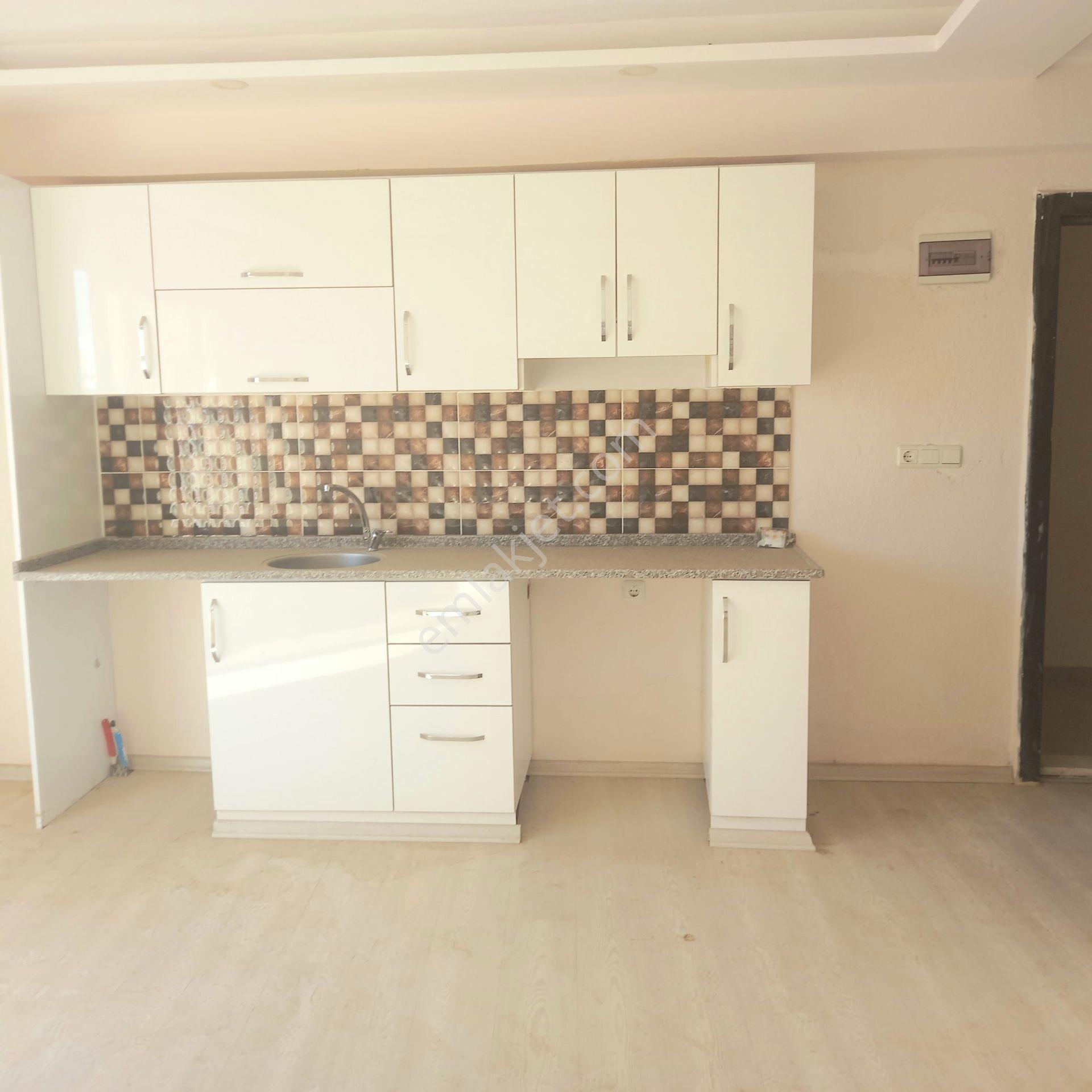 Cumhuriyet Mahallesi 1+1 Bakımlı Balkonlu Ferah Satılık Daire - Görsel 25