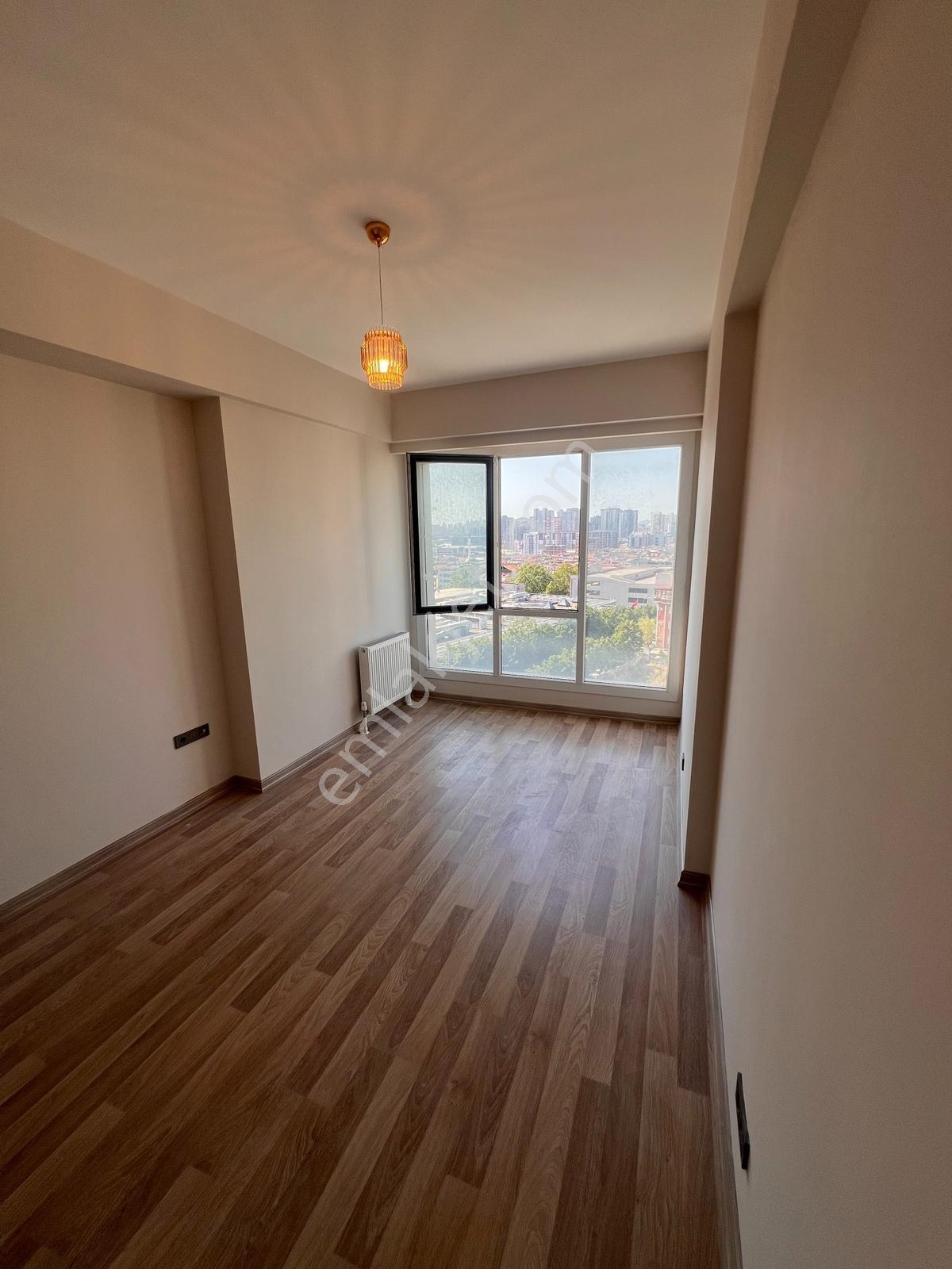 Güneşbahçe Evleri Sifir Kiralık 1+1 Cadde Cephe - Görsel 12