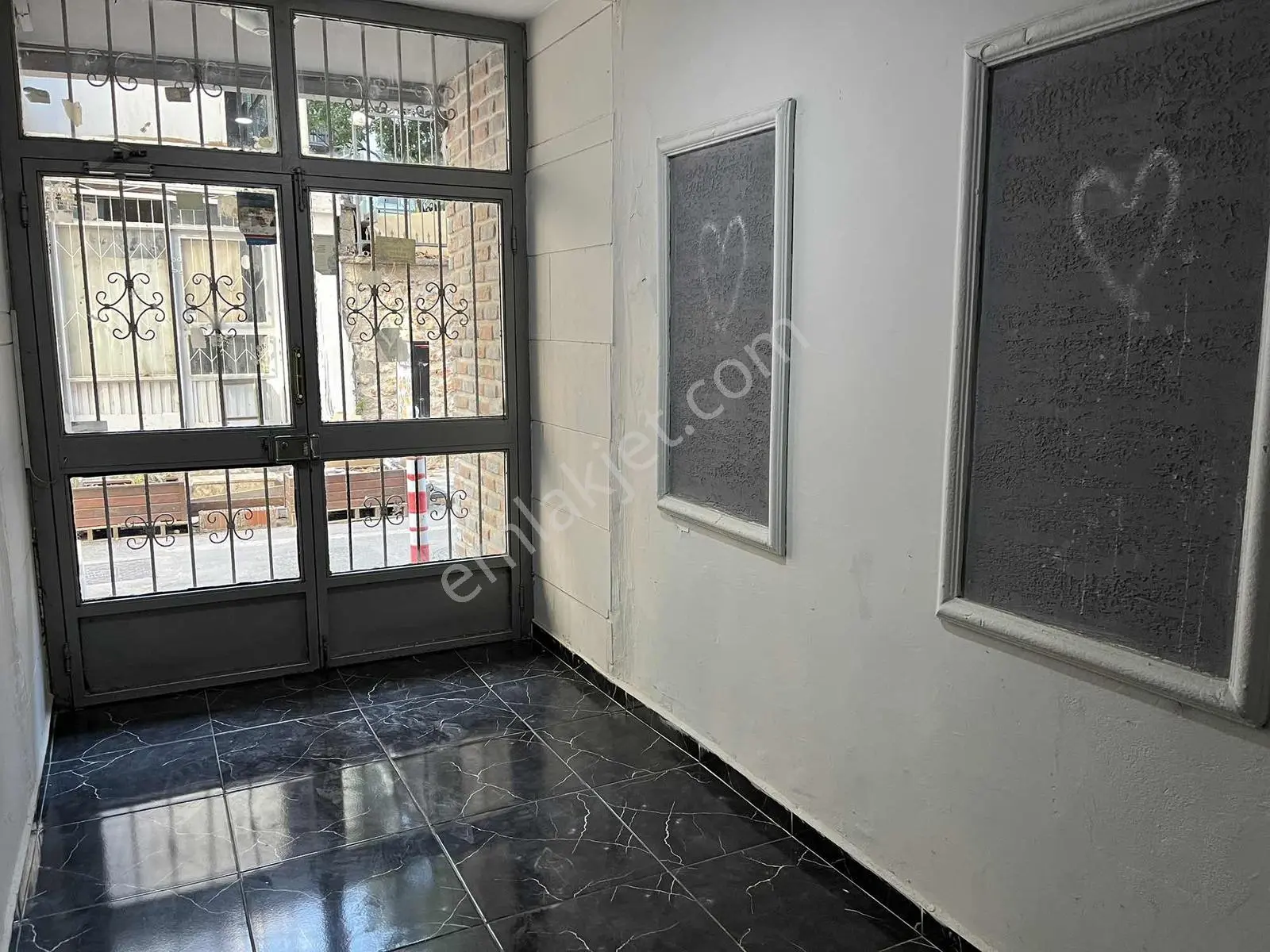 Gülay Tuncay'dan Kaleiçi Atatürk Caddesinde Satılık 2+1 Daire - Görsel 4