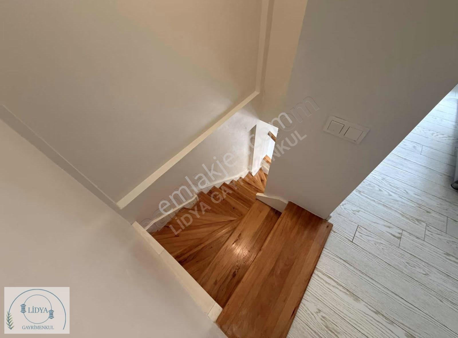 7 Tepeye 2 Dakika Güvenlikli Sitede Eşyalı Balkonlu 1+1 - Görsel 20