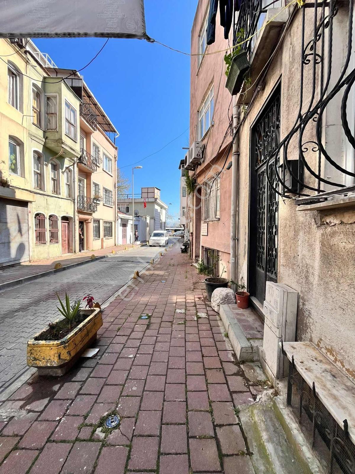 Fırsat Kumkapı Balık Restoranları Girişi Çift Cepheli 6 Katlı - Görsel 2