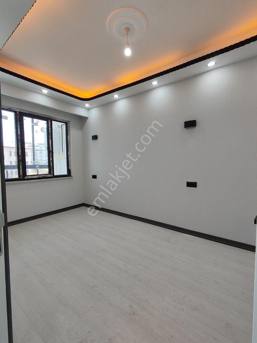 Kaymakamlık Ve Devlet Hastanesi'nin Tam Karşısında Kiralık 1+1 - Görsel 9